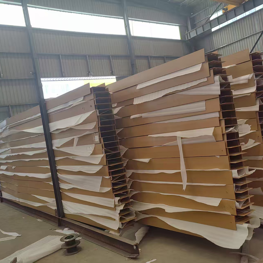 Load-Bearing Steel Plate Girders for Long-Span Roofs
