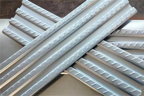 Yumisteel Zn-Al-Mg PV Access Walkway Boost Green Buildings