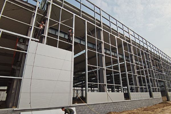 A Guide to Choosing Wall Panels for Prefabricated Steel Buildings